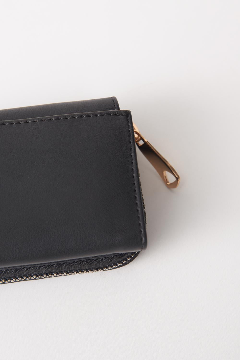 Black_Zippered-Wallet-addax