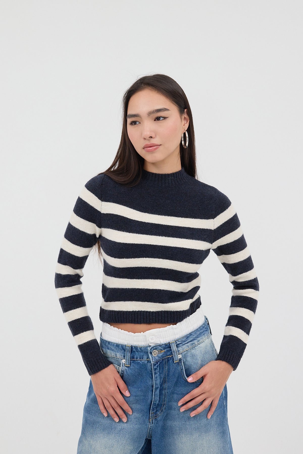Night-Blue---Beige_High-Collar-Striped-Knitwear-Sweater-addax