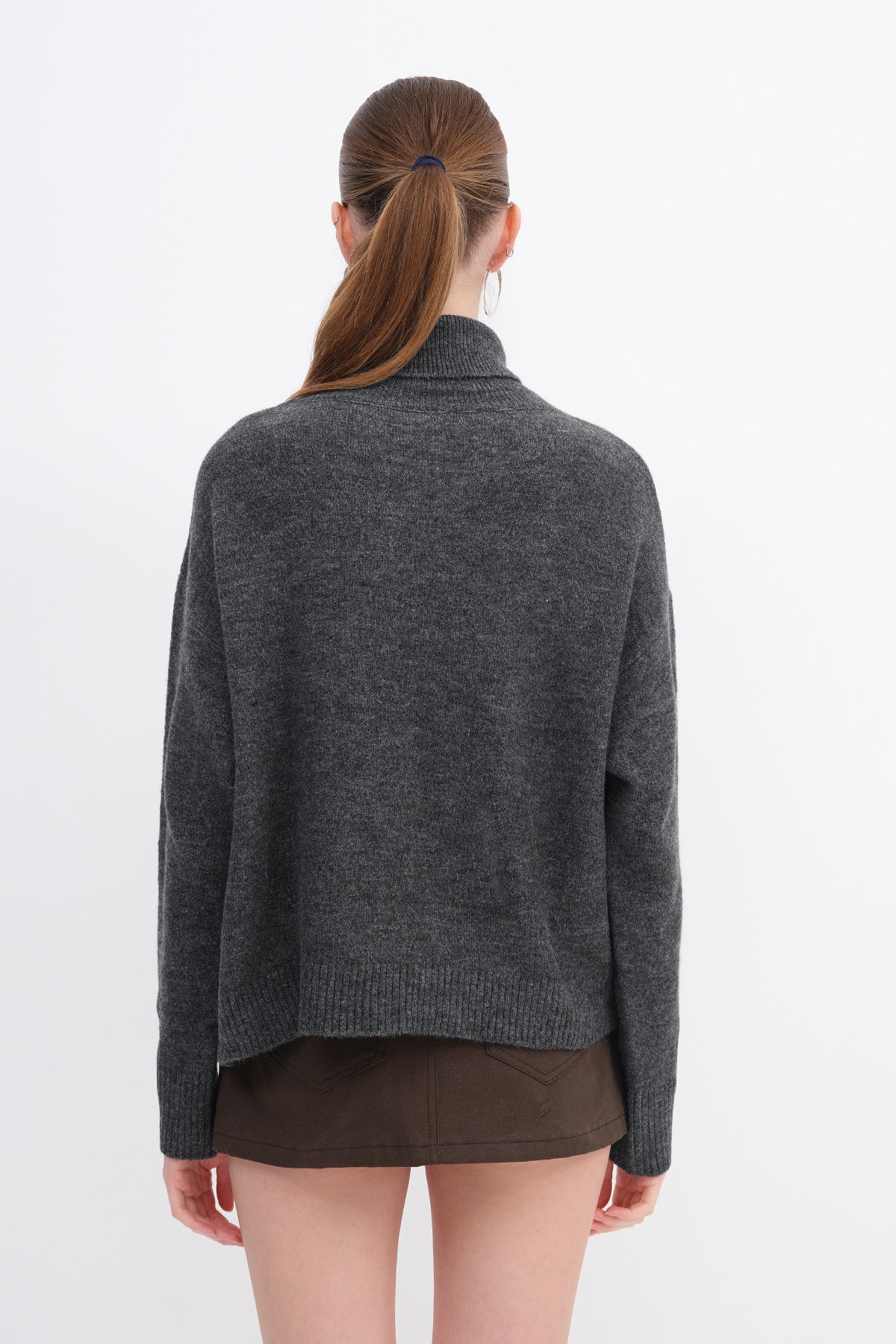 Charcoal_Turtleneck-Long-Sleeve-Knitwear-Sweater-addax