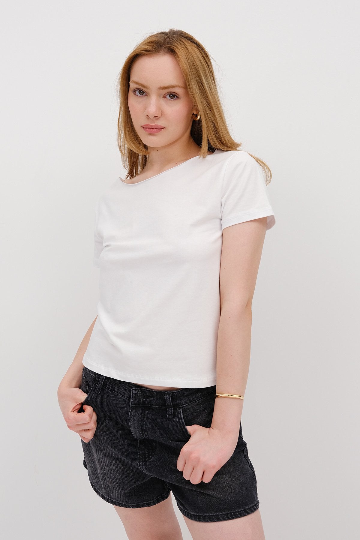 White_Boat-Neck-Basic-T-shirt-addax