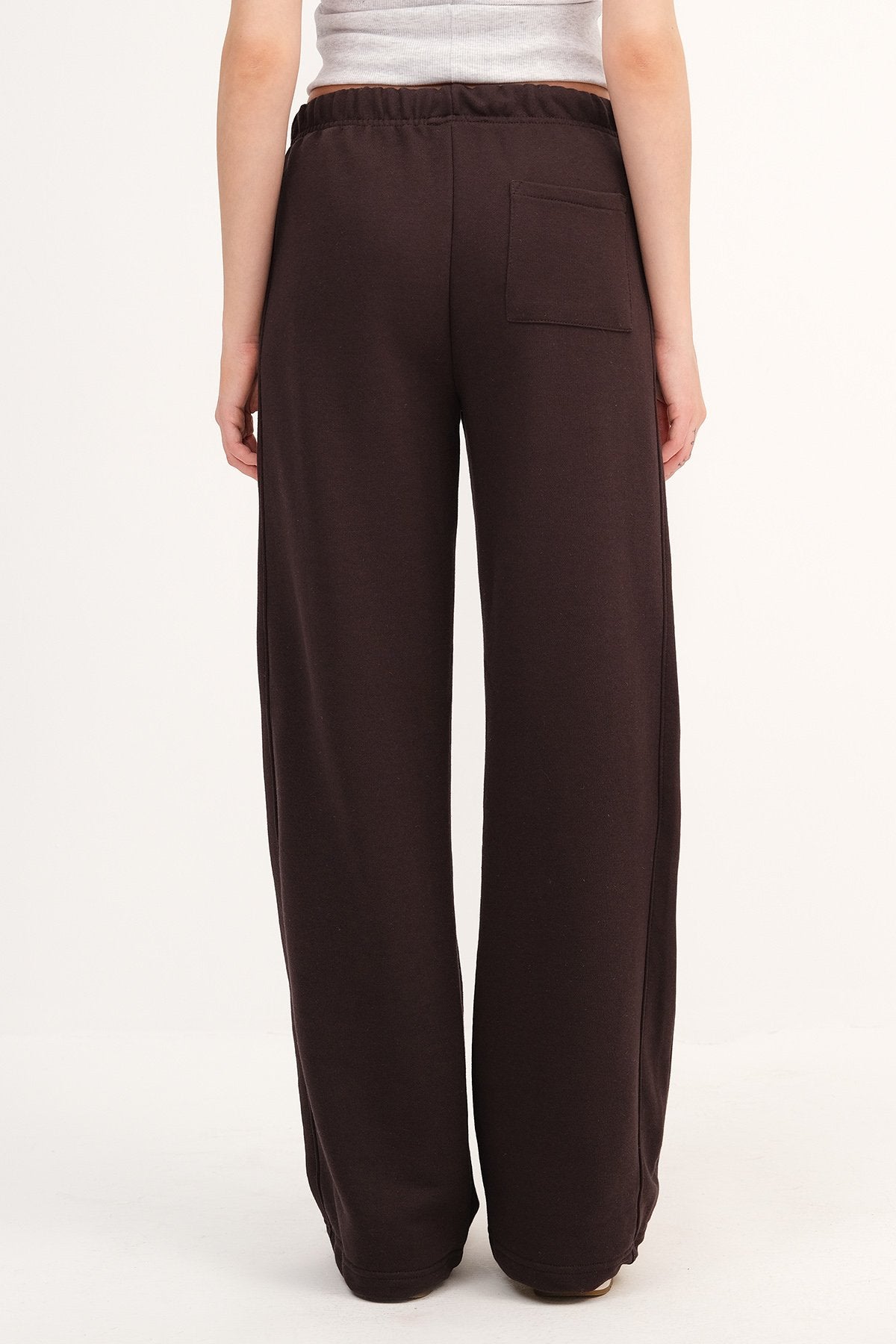 Bitter-Coffee_Pocketed-Wide-Leg-Sweatpants-addax
