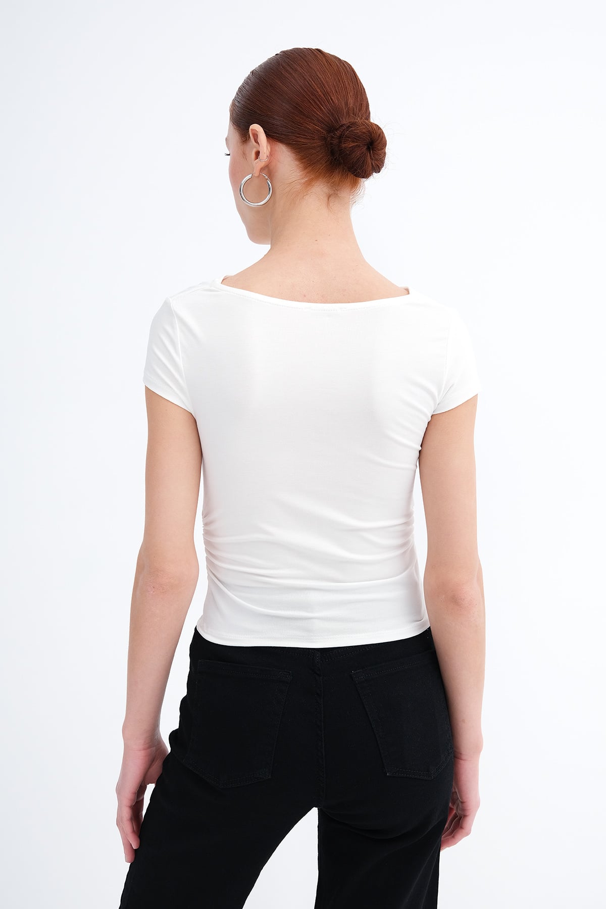 Ecru_Boat-Neck-Ruched-Side-T-shirt-addax