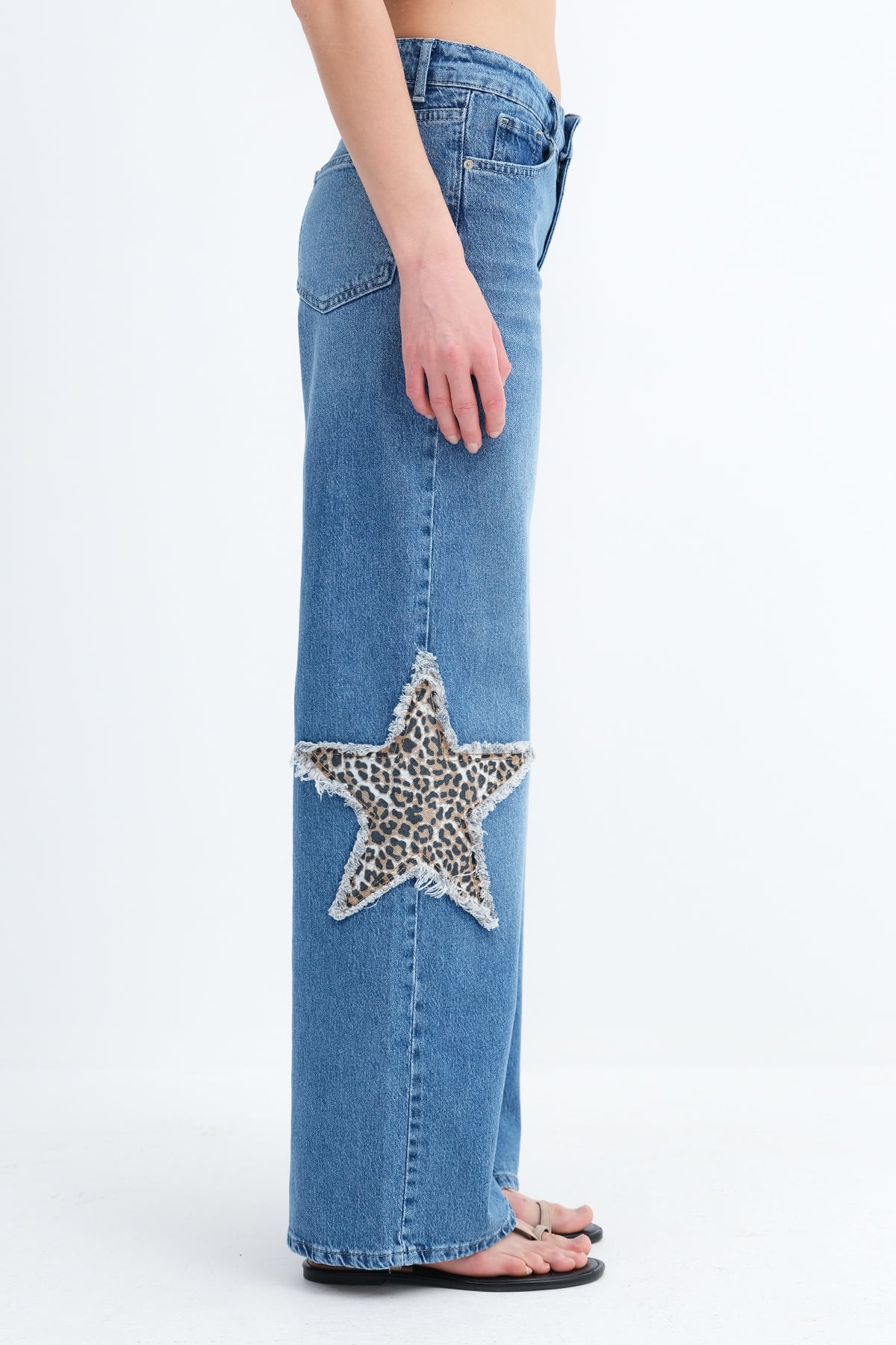 Light-Blue_Star-Patterned-Jeans-addax