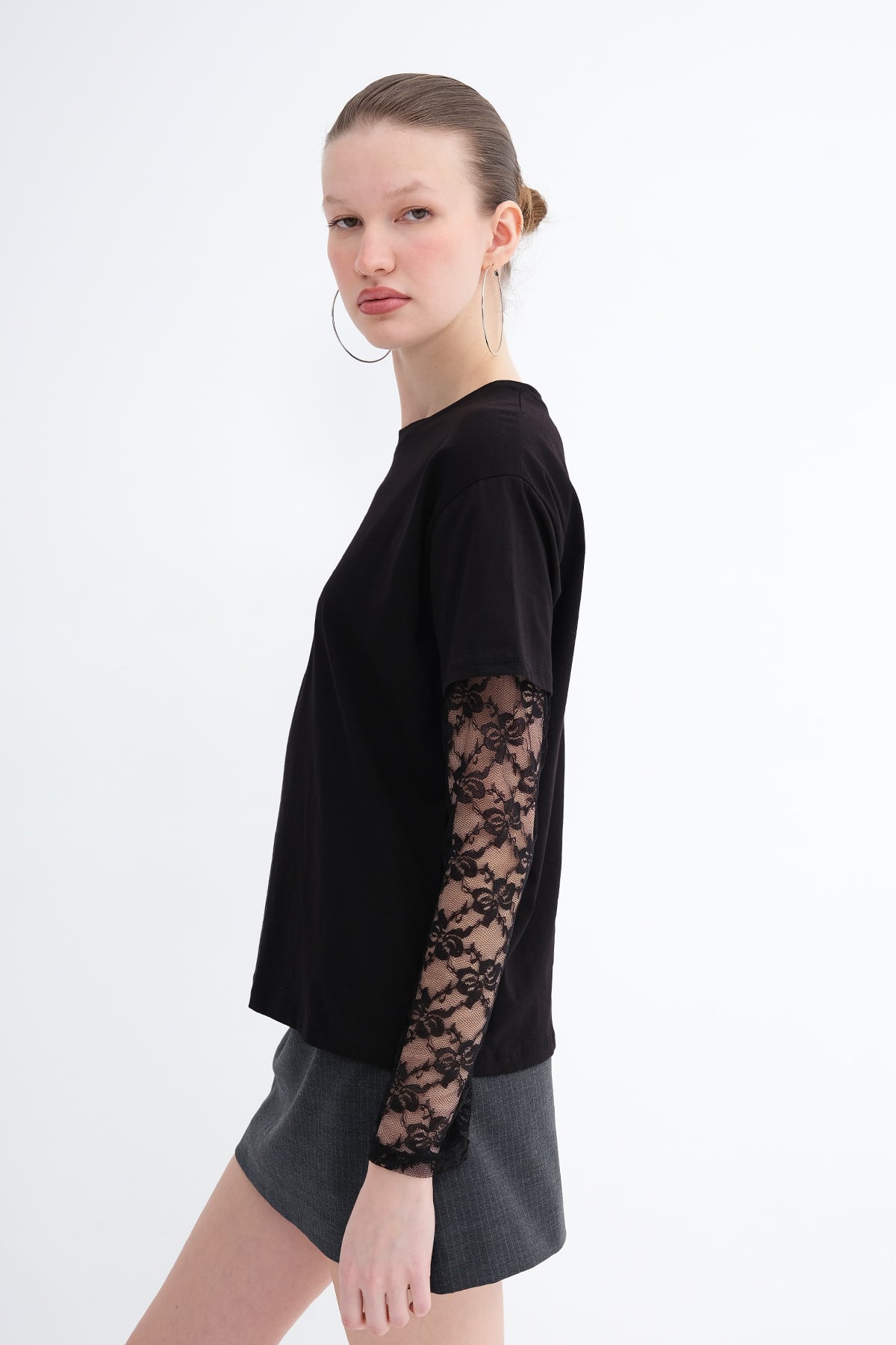 Black_Lace-Detail-Long-Sleeve-T-Shirt-addax