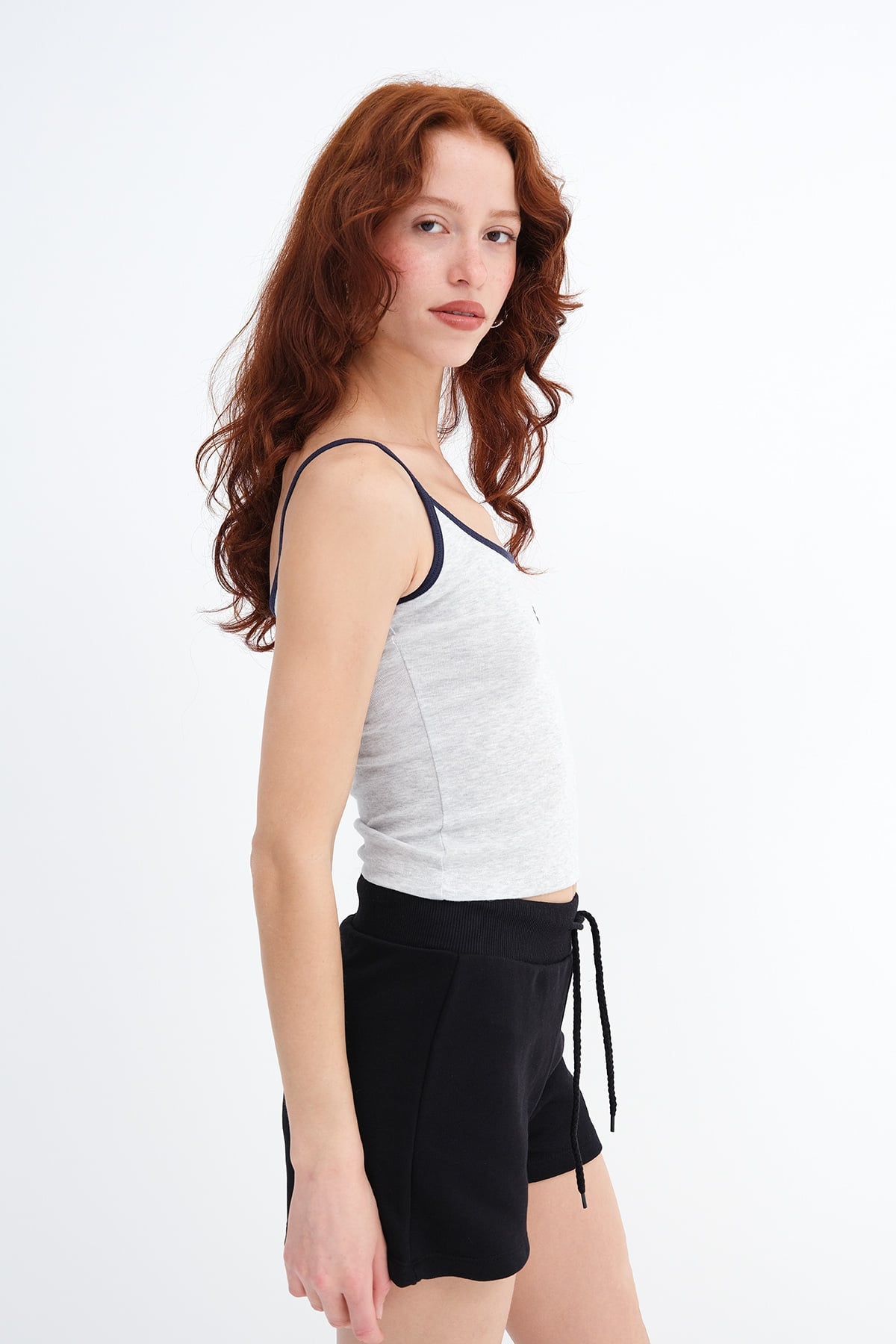 Snow-Melange_Star-Embroidered-Tank-Top-addax