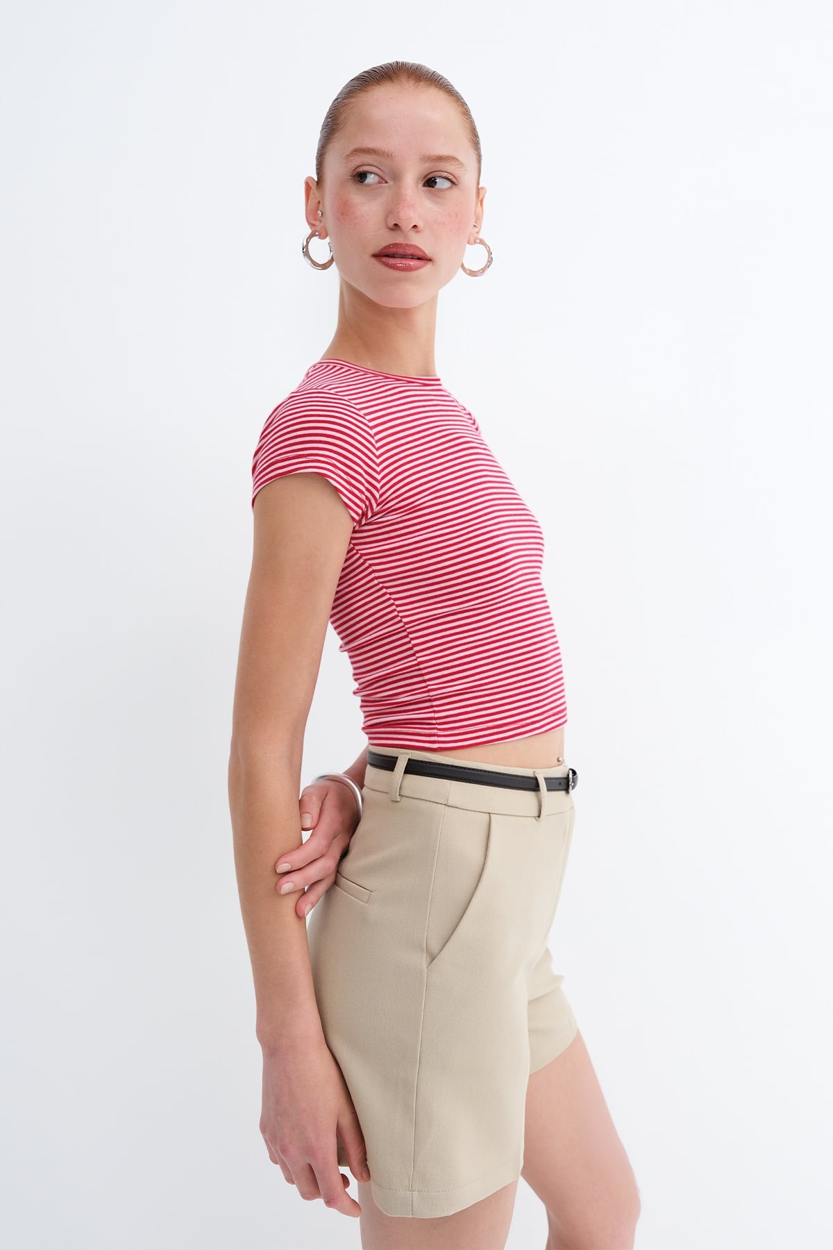 Lotus-Red_Bisiklet-Yaka-Çizgili-T-shirt-P1938-addax