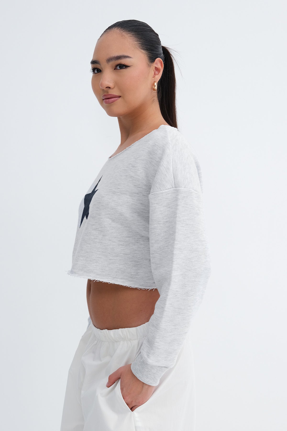 Snow-Melange_Boat-Neck-Crop-Sweatshirt-addax