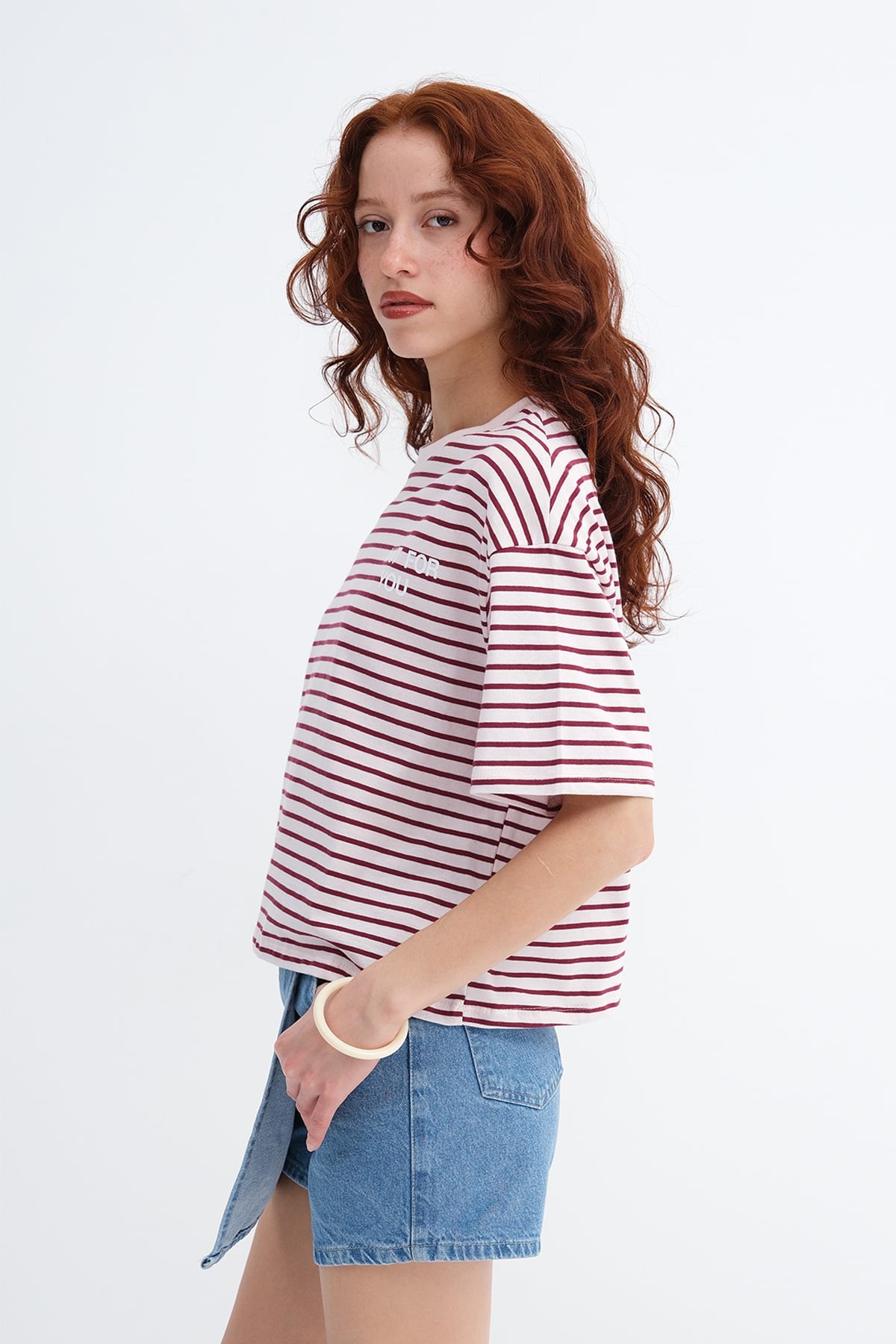 Lotus-Gardenia_Striped-Printed-T-Shirt-addax