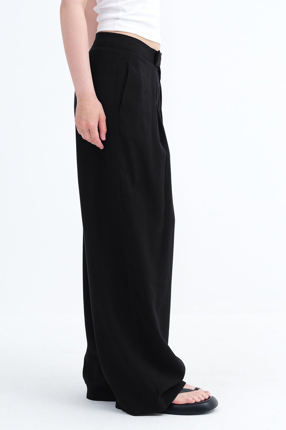 Black_Hidden-Hook-Wide-Leg-Pants-addax