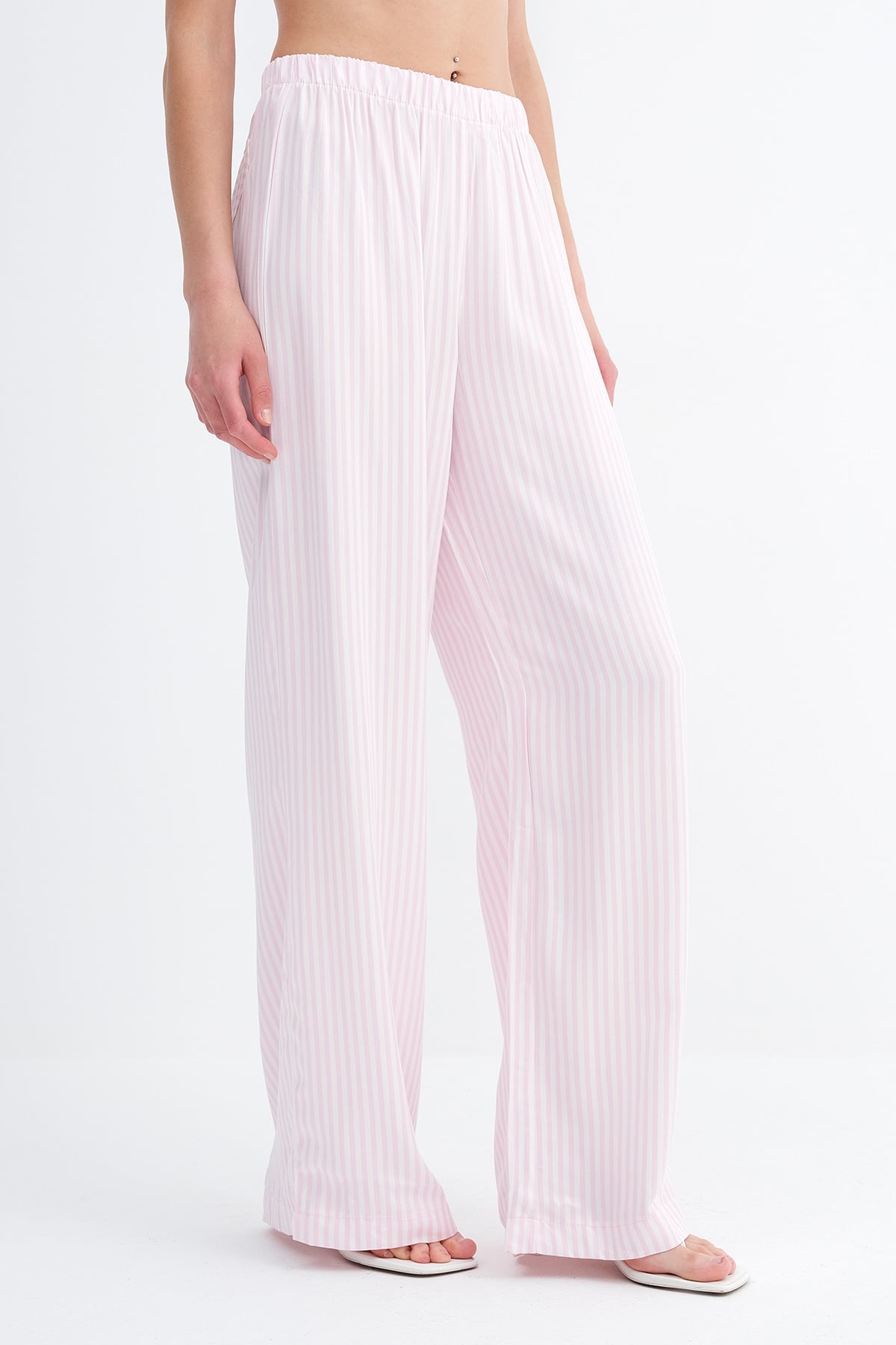 Begonia_Striped-Pants-with-Heart-Detail-addax