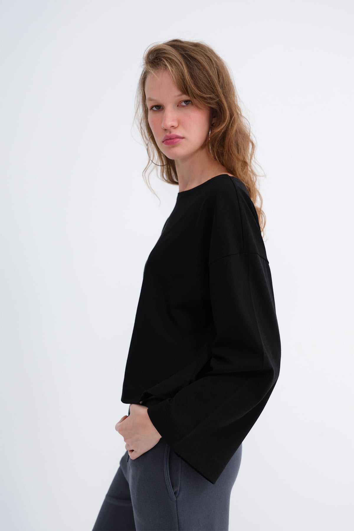 Black_Off-Shoulder-Long-Sleeve-Basic-T-shirt-addax
