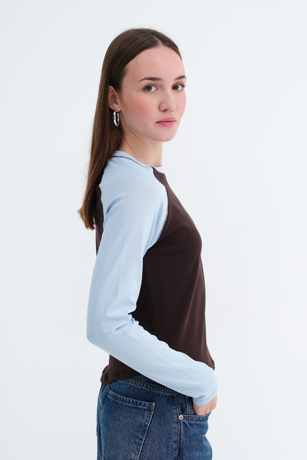 Brown---Blue_Crew-Neck-Long-Sleeve-T-Shirt-addax
