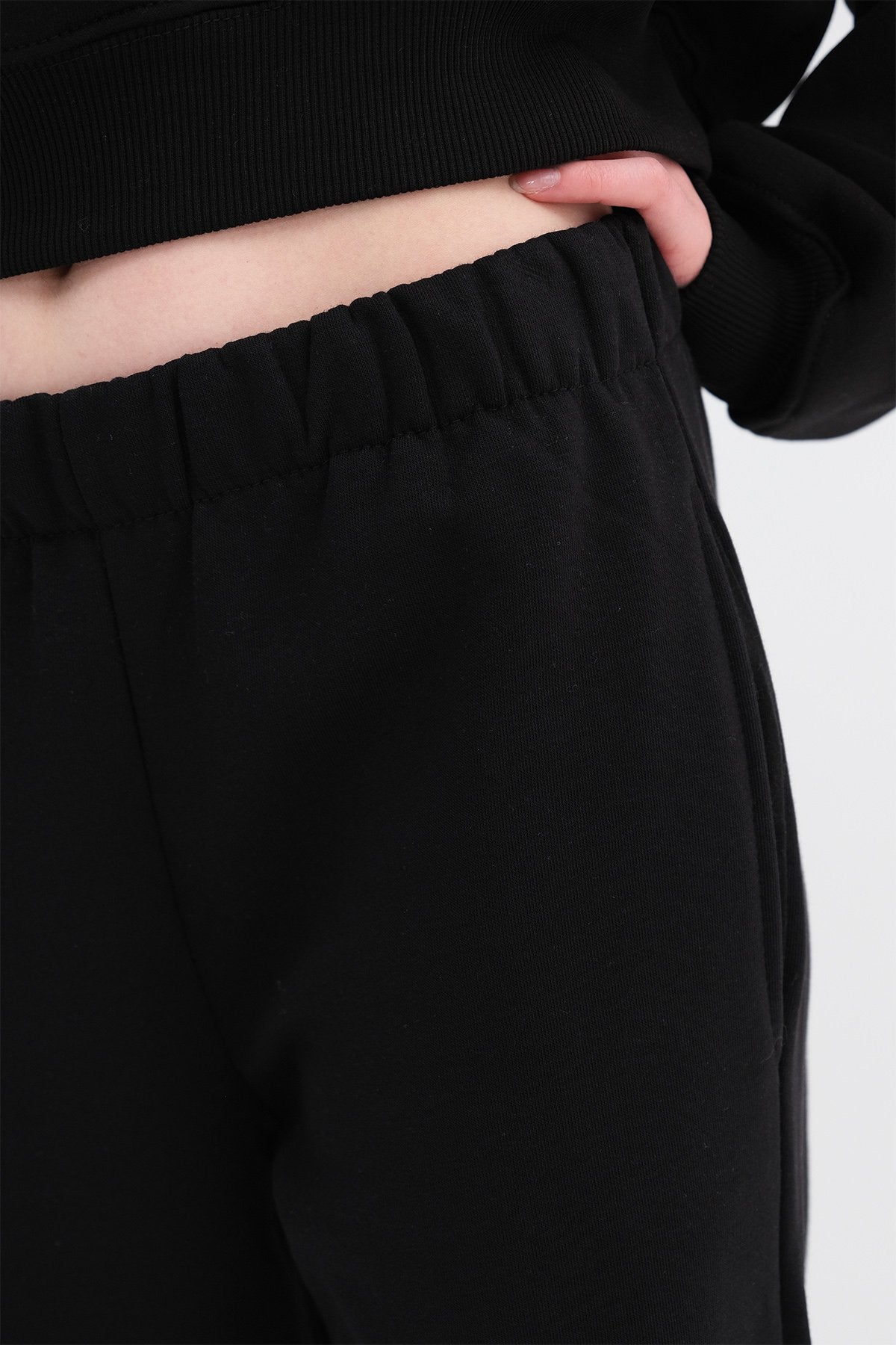 Black_Polar-Jogger-Sweatpants-addax