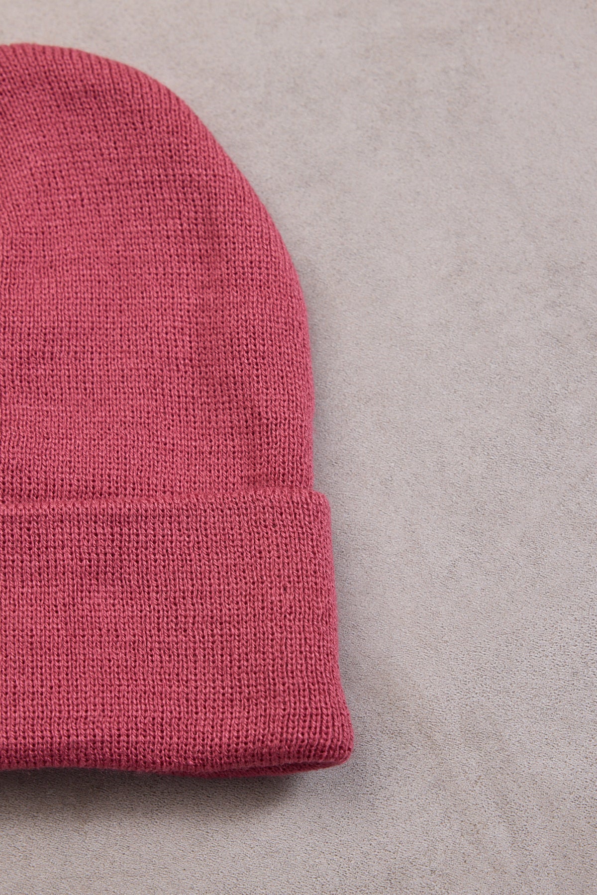 Dark-Rose_Beanie-addax