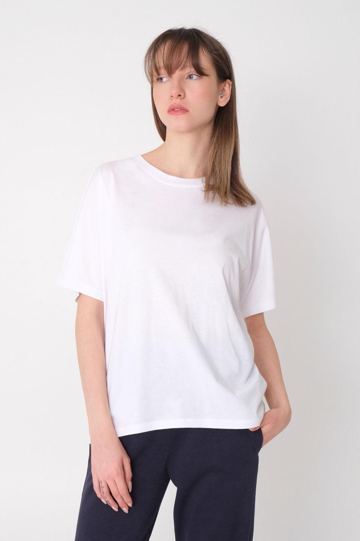 White_Oversized-Basic-T-shirt-addax