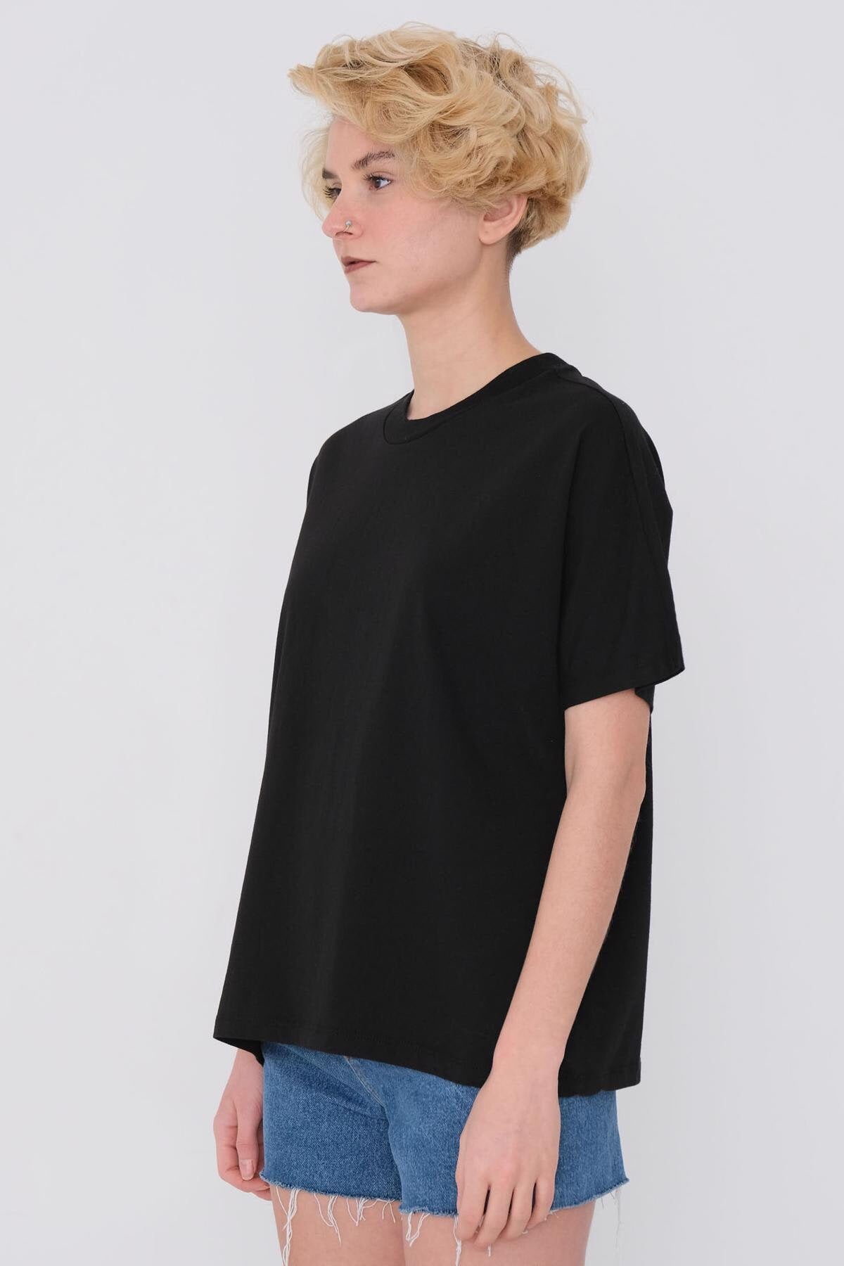 Black_Oversized-Basic-T-shirt-addax
