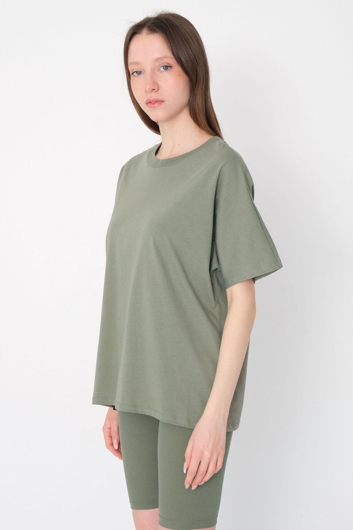 Oil-Green_Oversized-Basic-T-shirt-addax