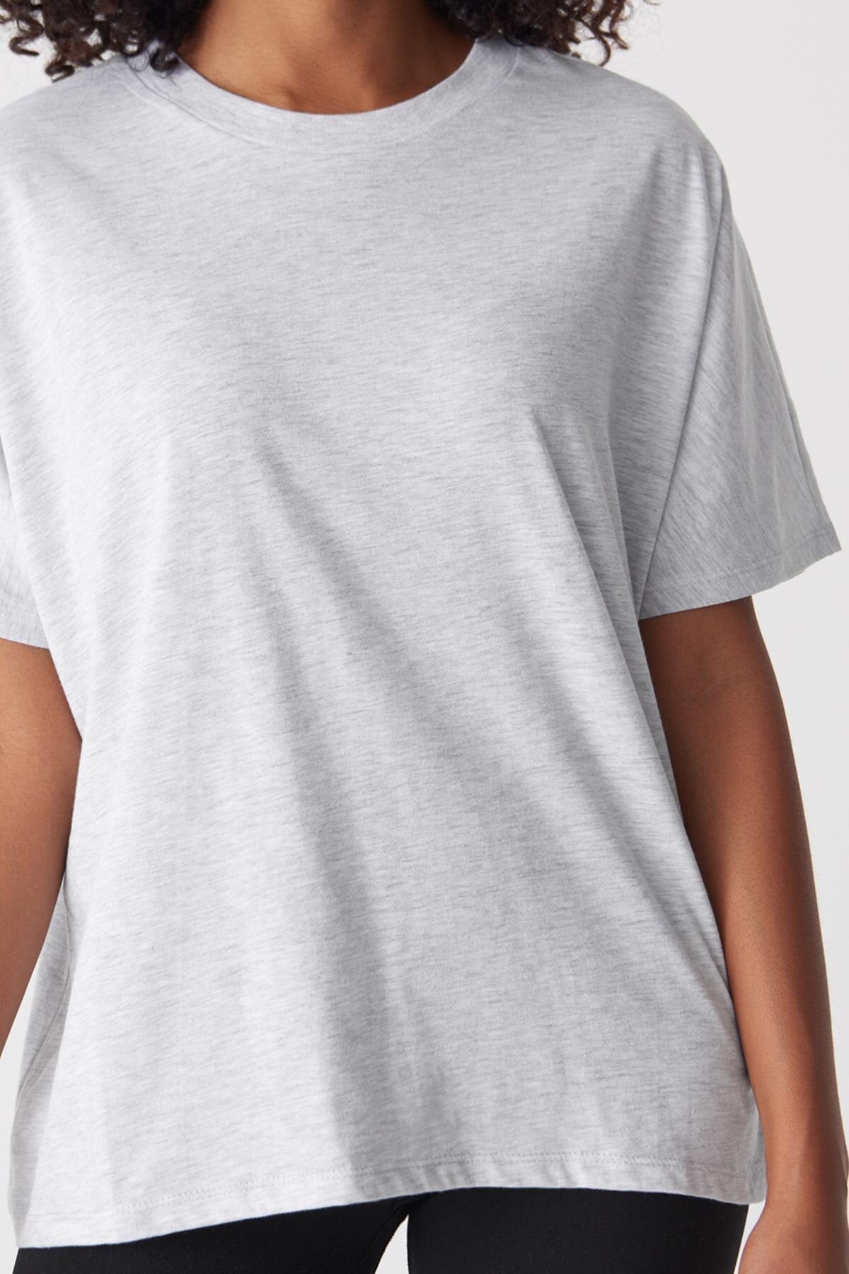 Snow-Melange_Oversized-Basic-T-shirt-addax