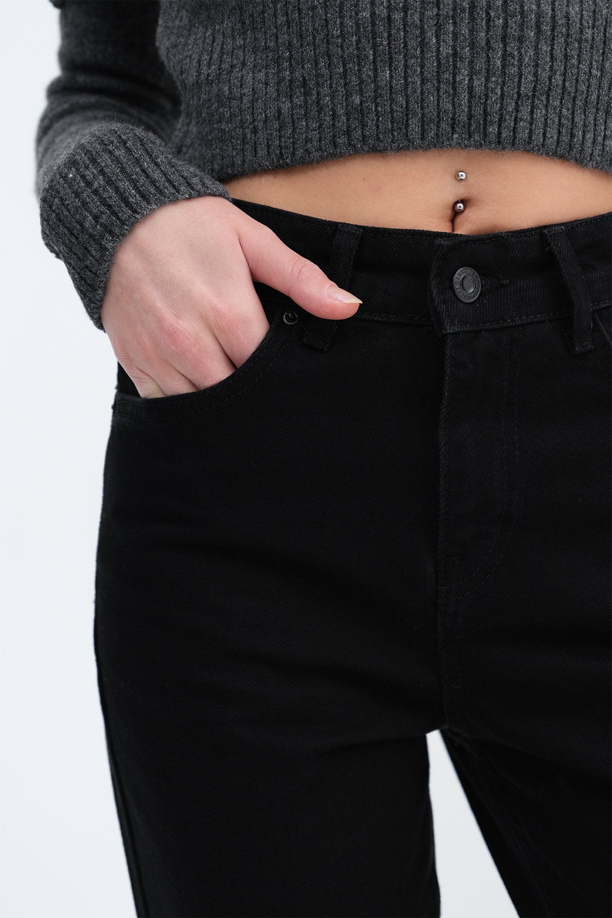 Black_Mom-Fit-Jeans-addax