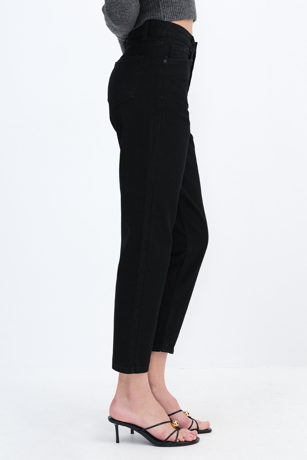 Black_Mom-Fit-Jeans-addax