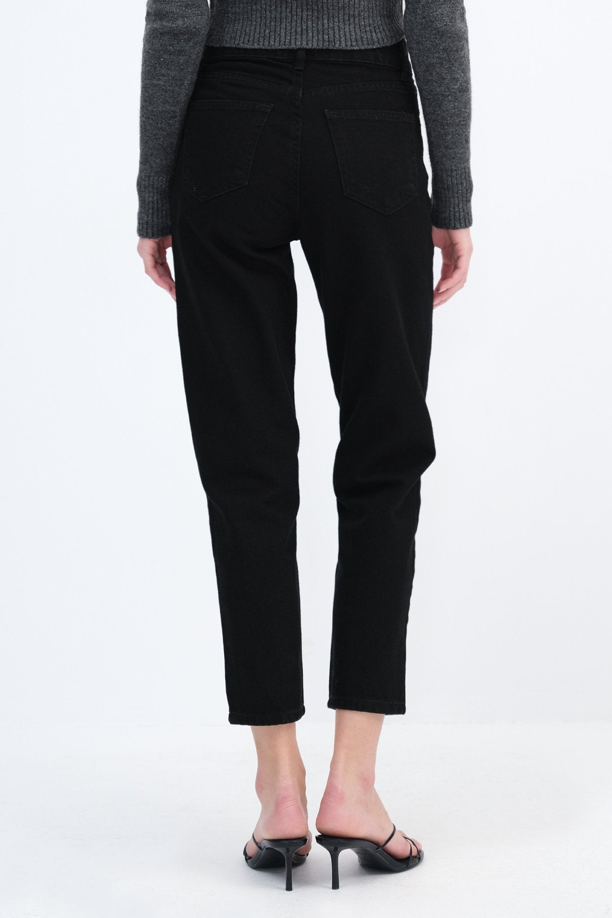 Black_Mom-Fit-Jeans-addax