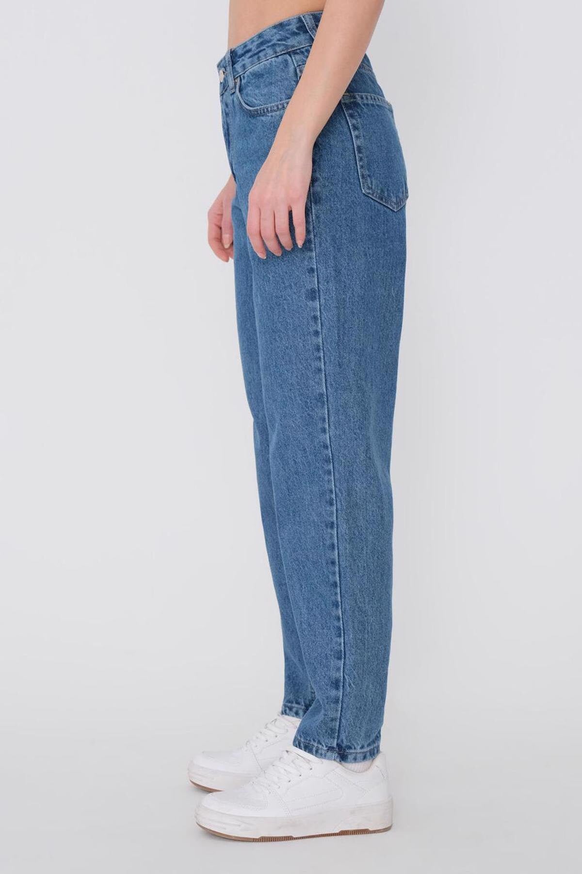 Blue_Mom-Fit-Jeans-addax