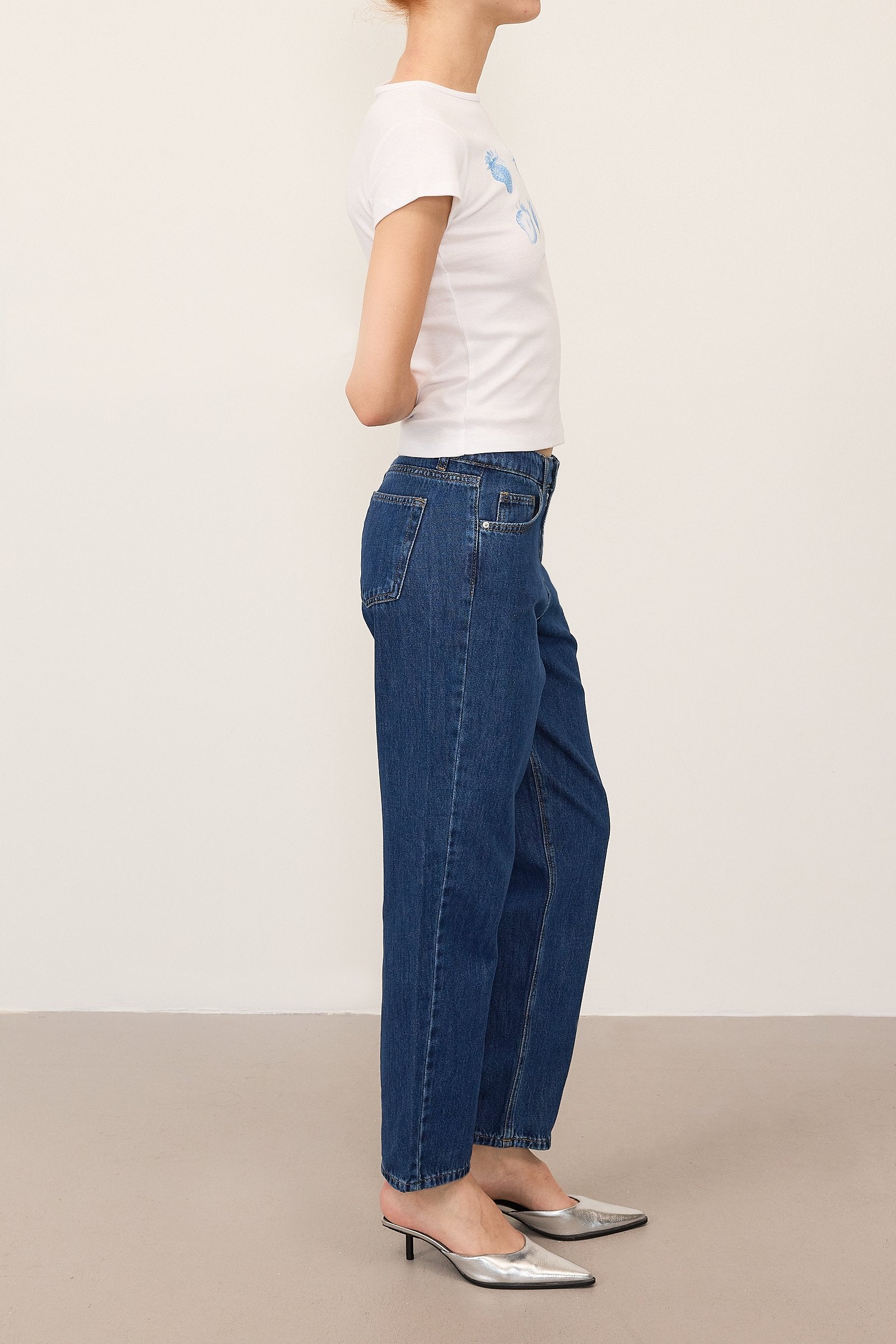 Dark-Blue_Mom-Fit-Jeans-addax