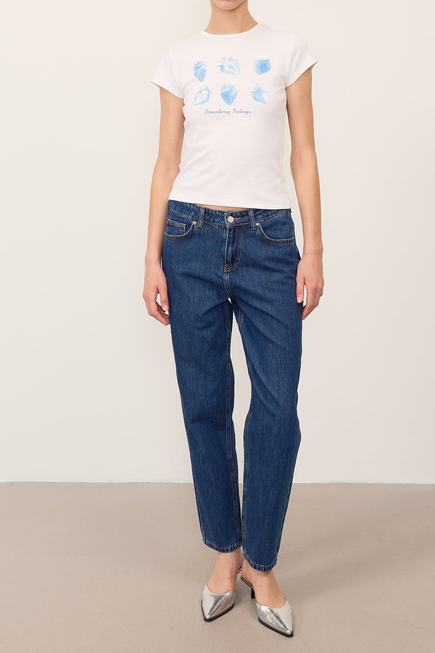 Dark-Blue_Mom-Fit-Jeans-addax