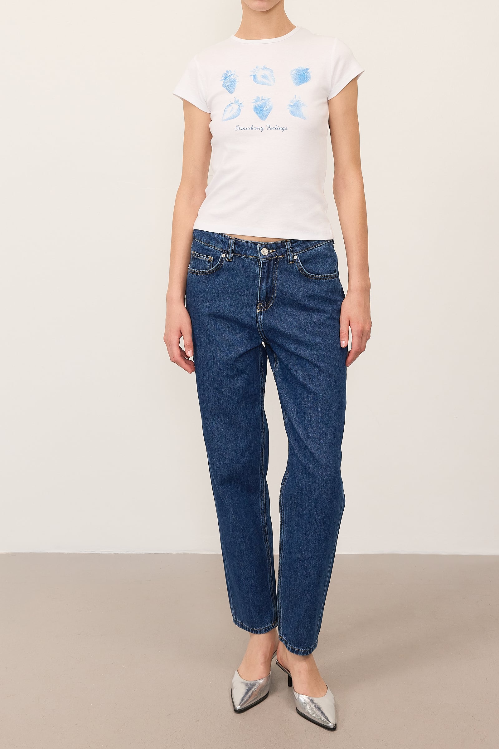 Dark-Blue_Mom-Fit-Jeans-addax