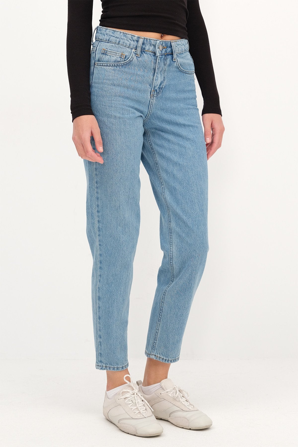 New-Blue_Mom-Fit-Jeans-addax