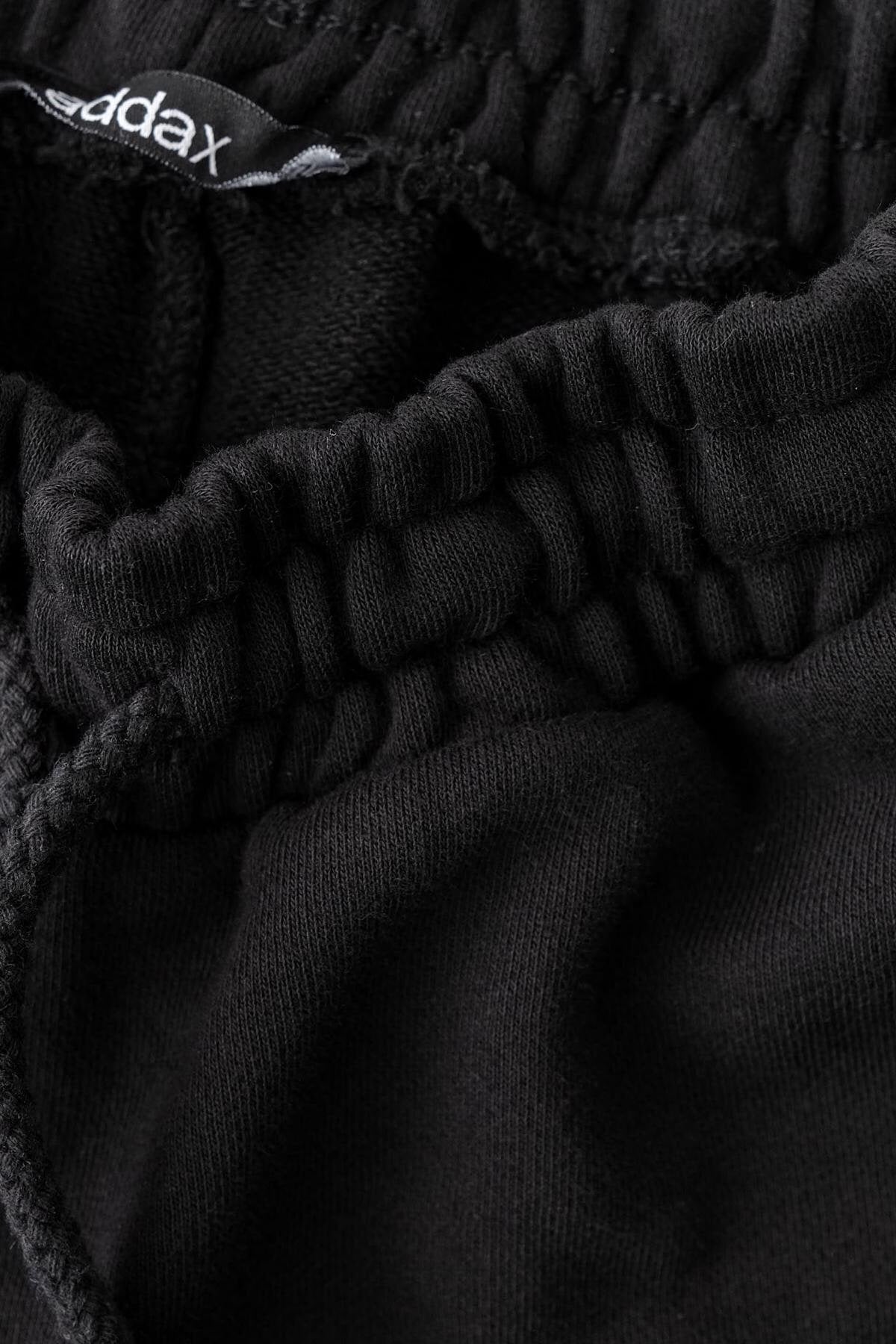 Black_Oversized-Joggers-addax