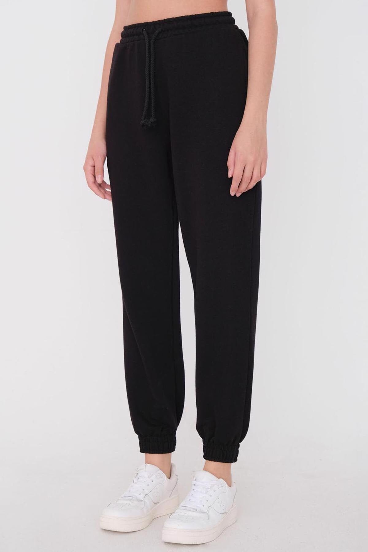Black_Oversized-Joggers-addax