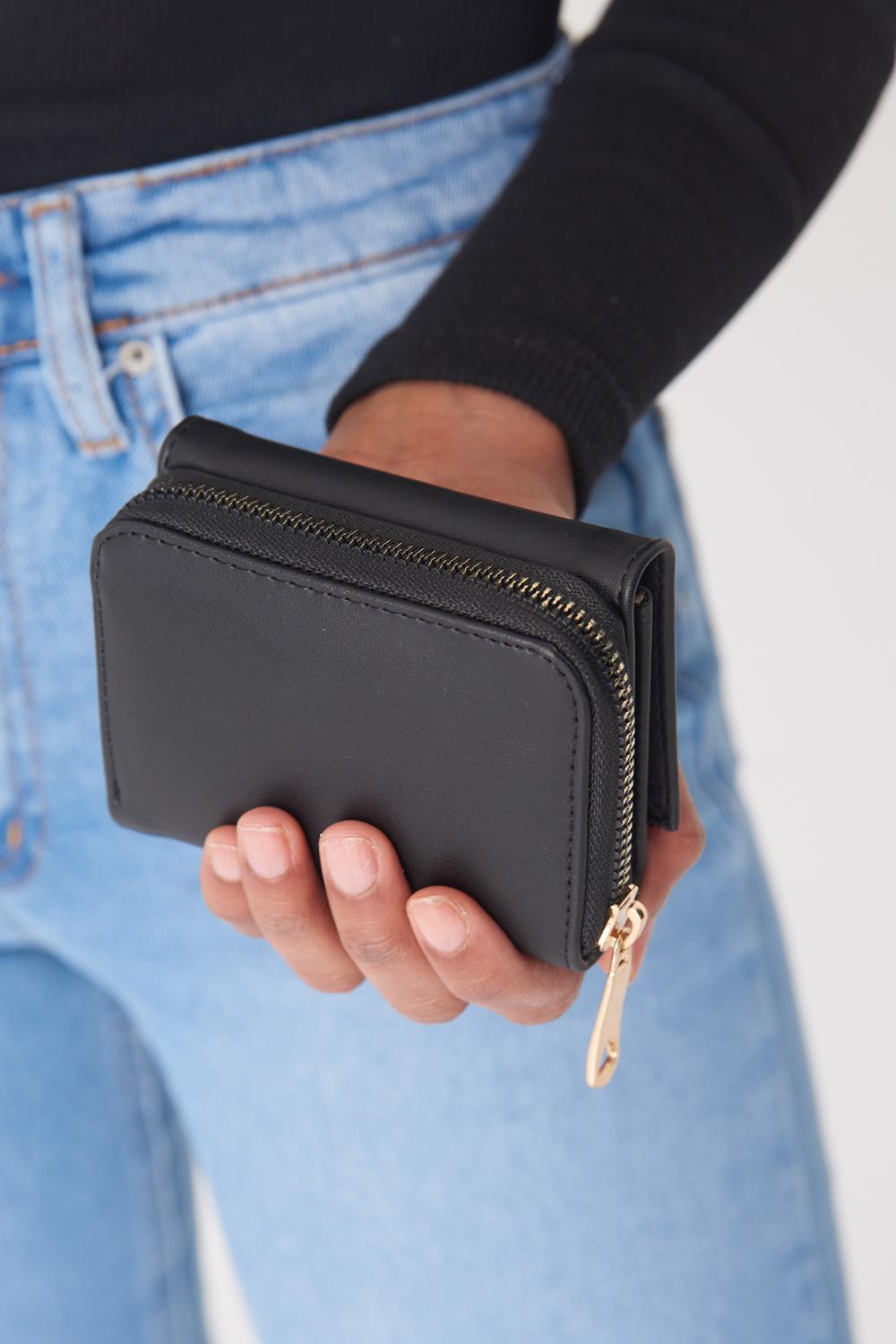 Black_Zippered-Wallet-addax