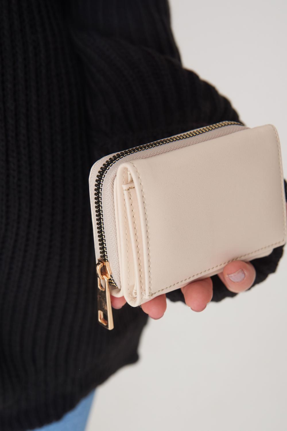 Beige_Zippered-Wallet-addax