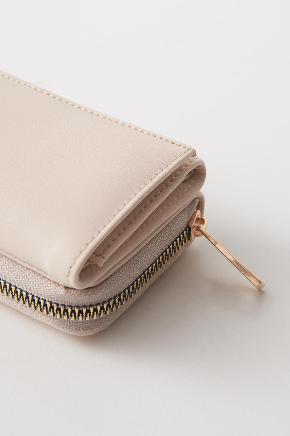 Beige_Zippered-Wallet-addax