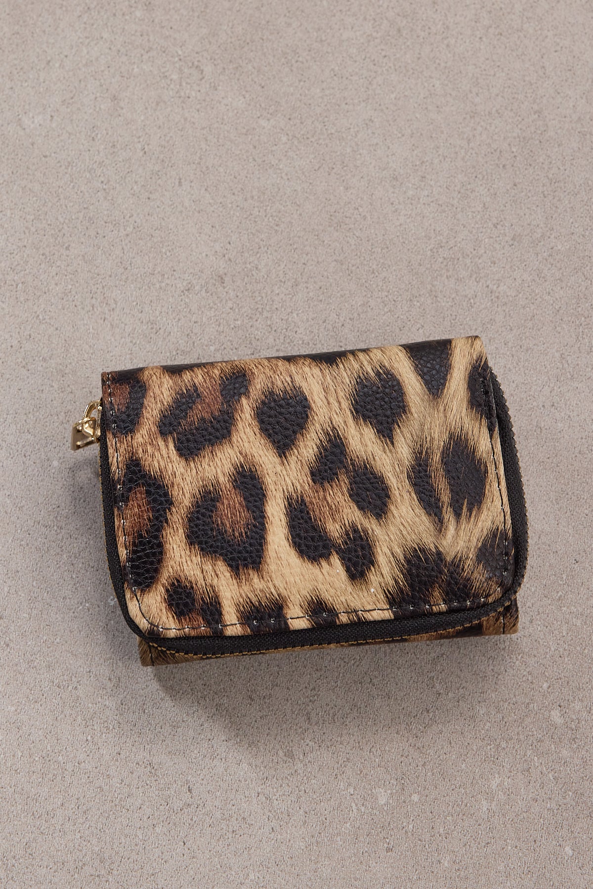 Leopard_Zippered-Wallet-addax