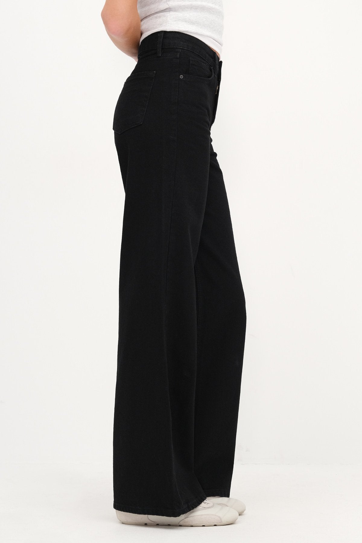 Black_High-Waist-Jeans-With-Wide-Leg-addax
