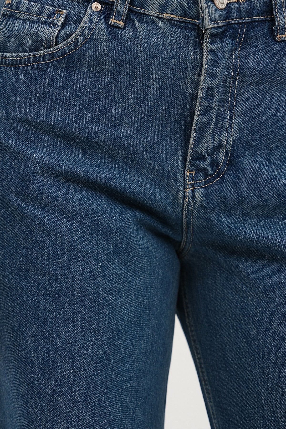 Tint_High-Waist-Jeans-With-Wide-Leg-addax