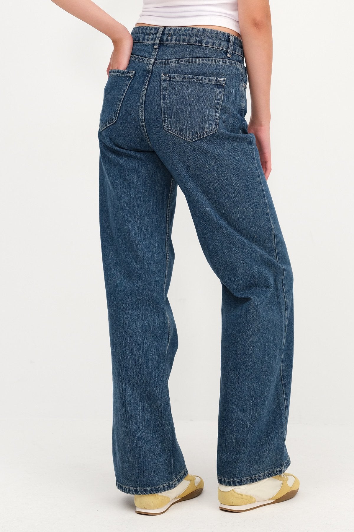 Tint_High-Waist-Jeans-With-Wide-Leg-addax
