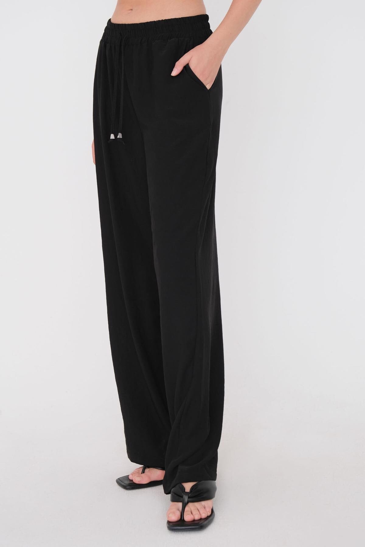 Black_WIDE-LEG-PANTS--addax