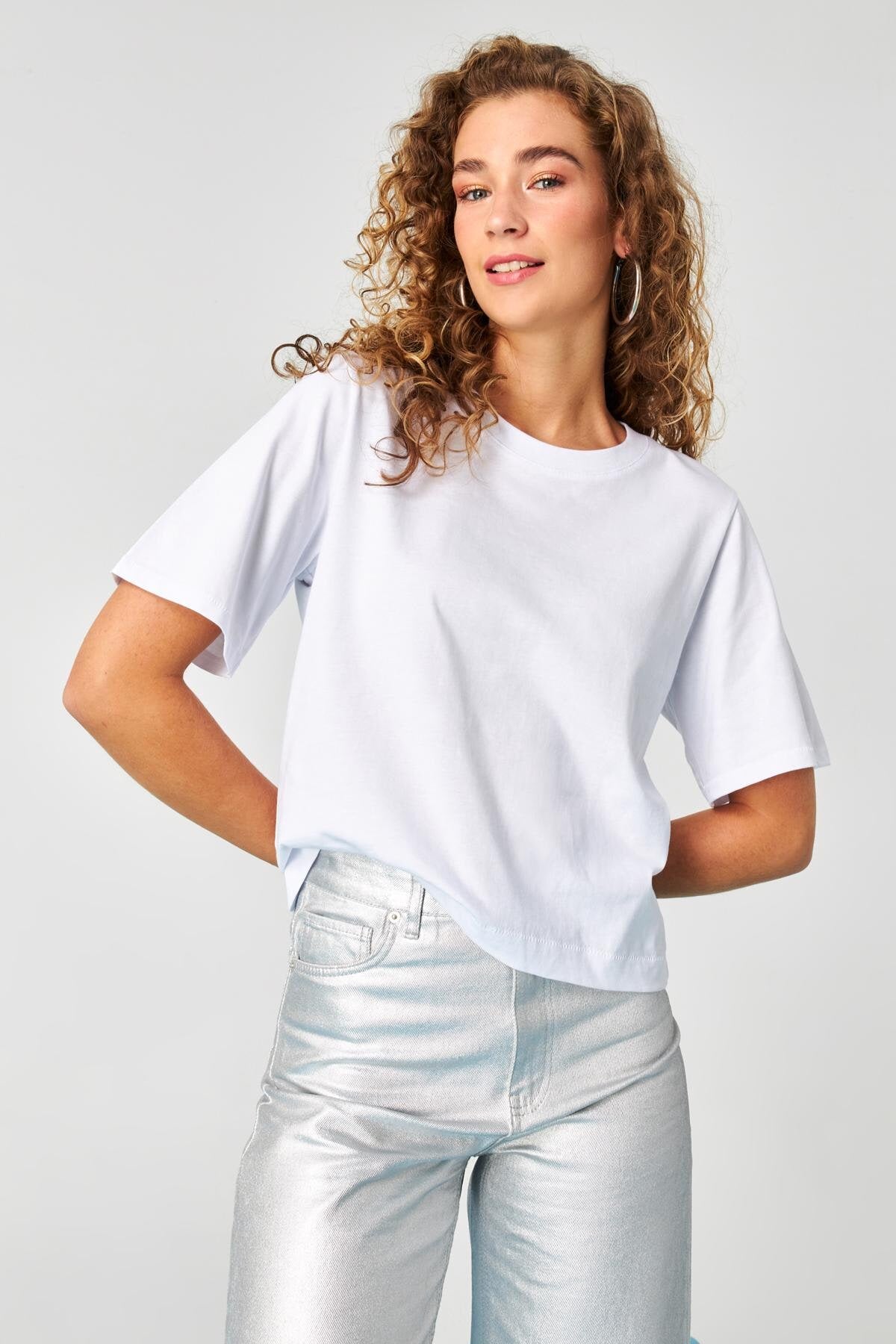 White_Crew-Neck-Basic-T-shirt-addax