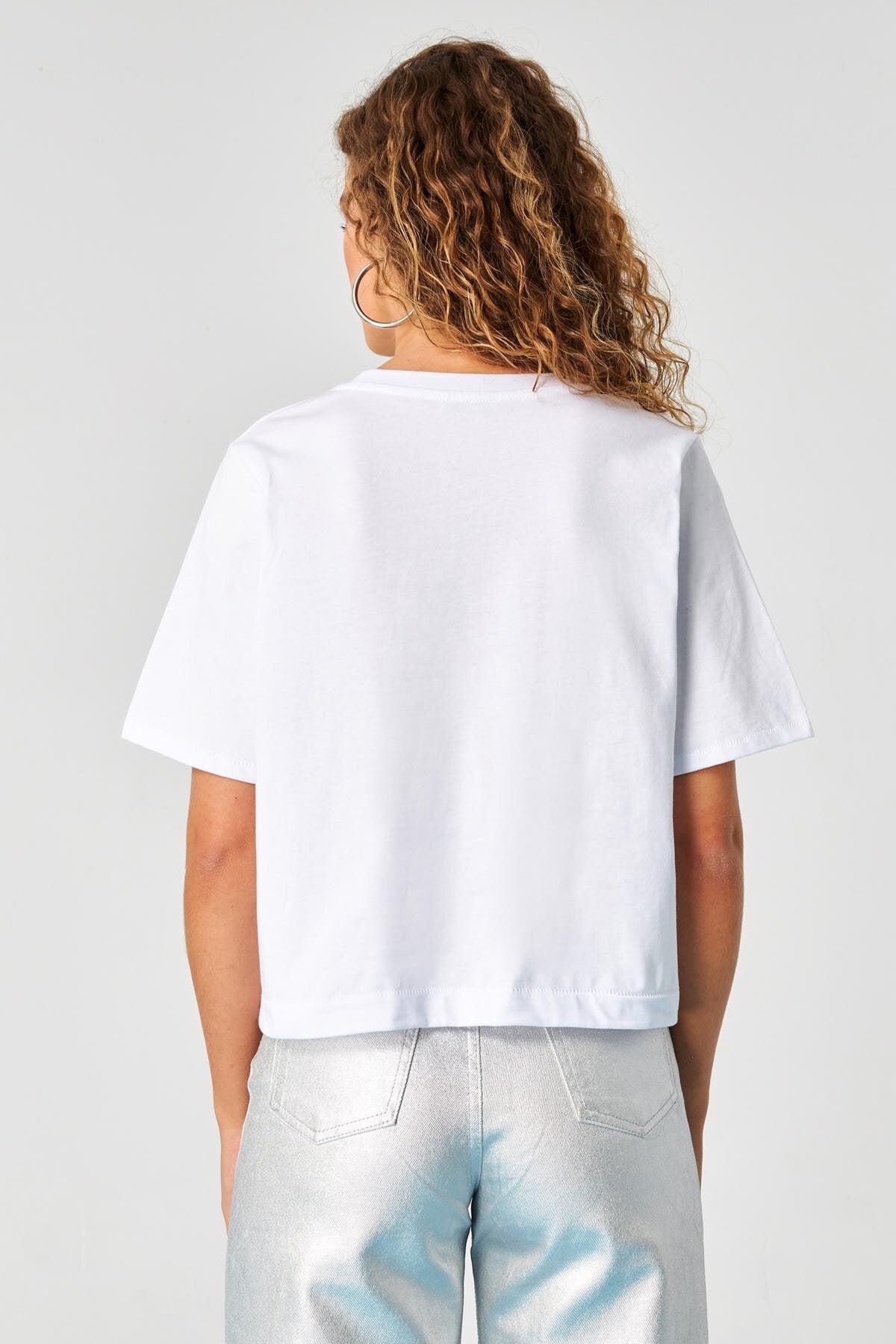White_Crew-Neck-Basic-T-shirt-addax