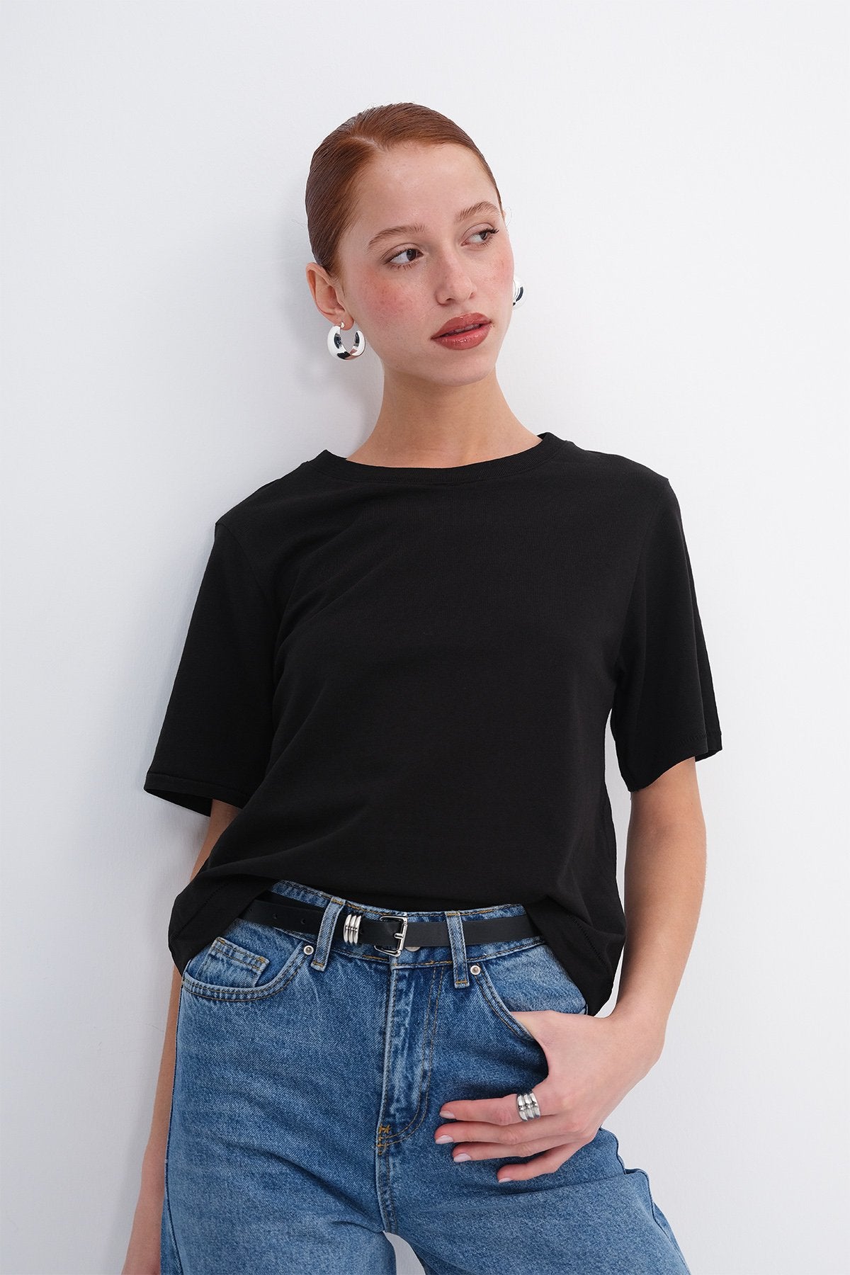 Black_Crew-Neck-Basic-T-shirt-addax