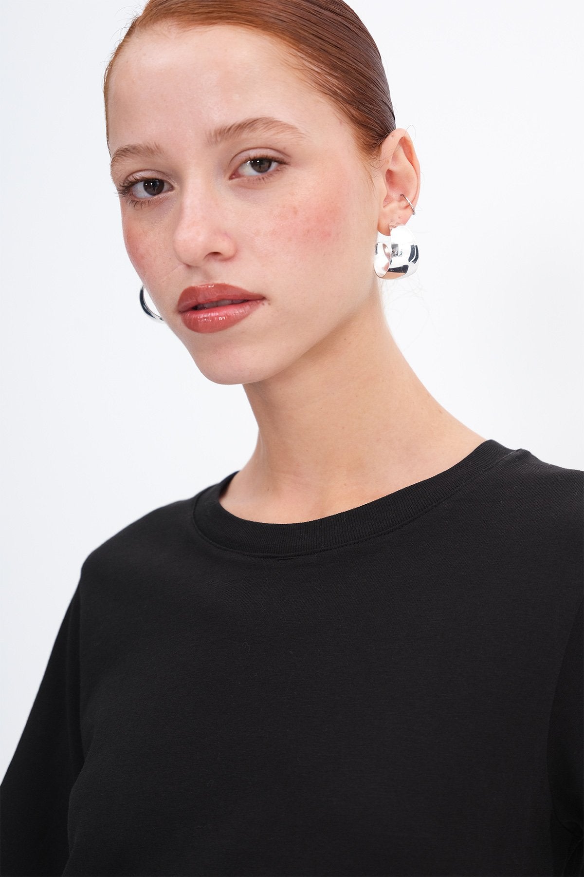 Black_Crew-Neck-Basic-T-shirt-addax