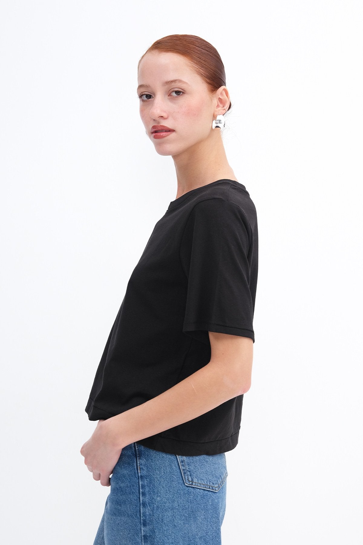 Black_Crew-Neck-Basic-T-shirt-addax