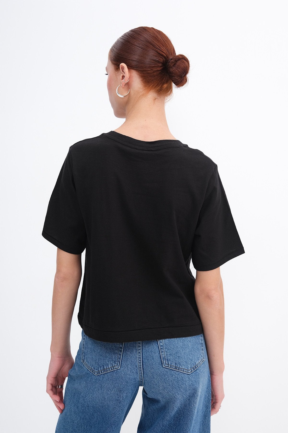 Black_Crew-Neck-Basic-T-shirt-addax