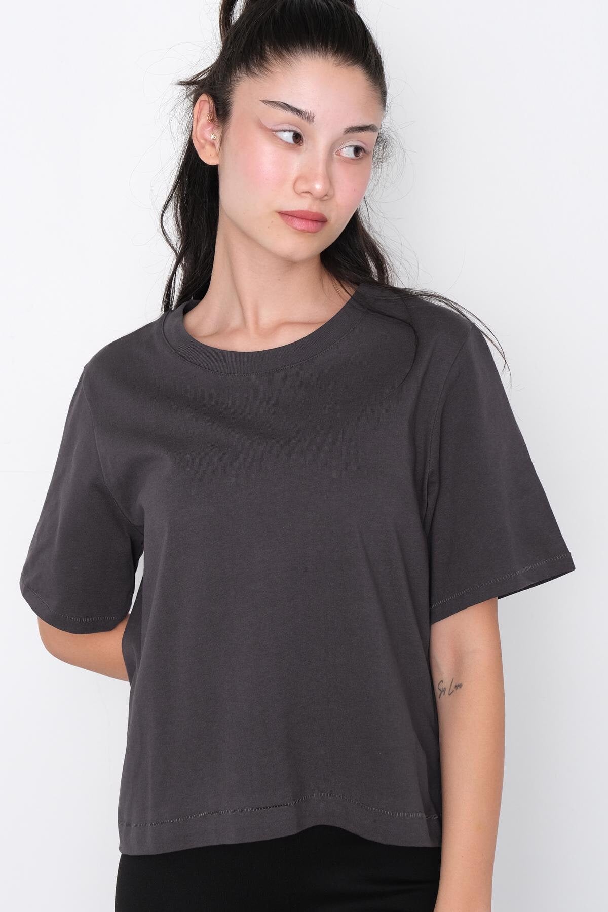 Charcoal_Crew-Neck-Basic-T-shirt-addax