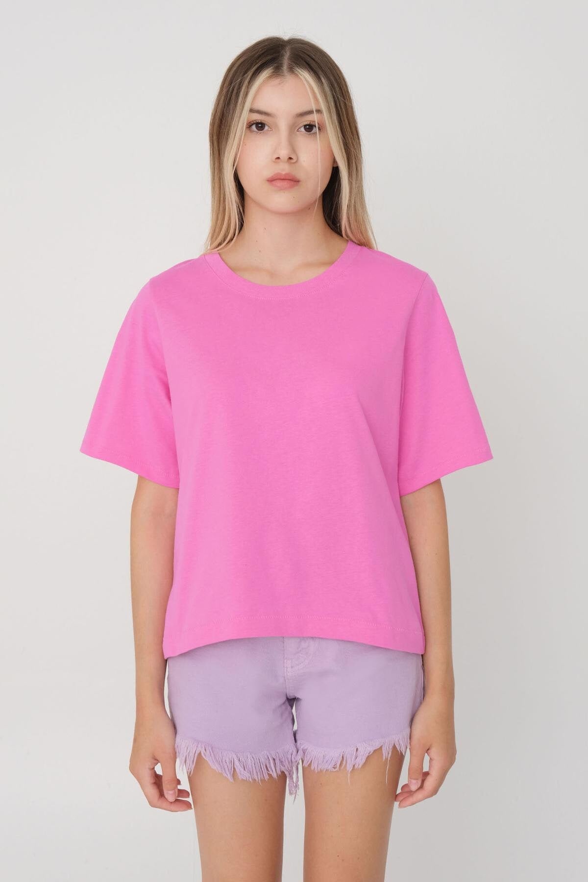 Sugar-Pink_Crew-Neck-Basic-T-shirt-addax