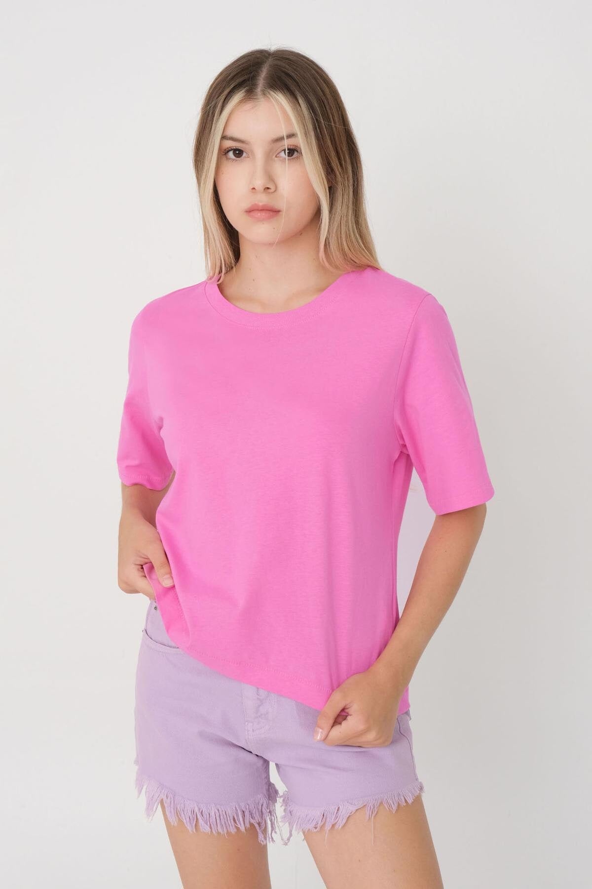 Sugar-Pink_Crew-Neck-Basic-T-shirt-addax