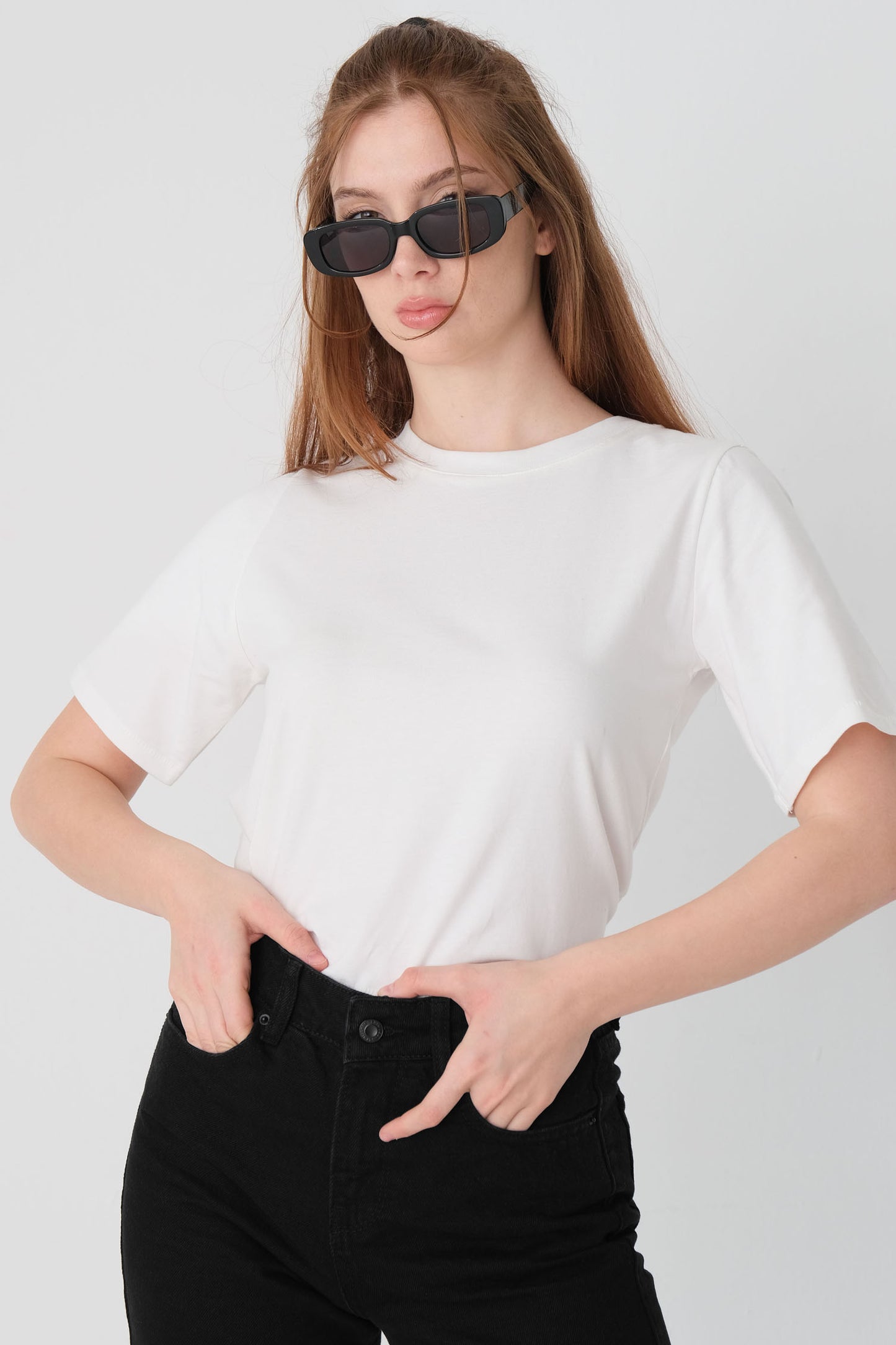 Ecru_Crew-Neck-Basic-T-shirt-addax